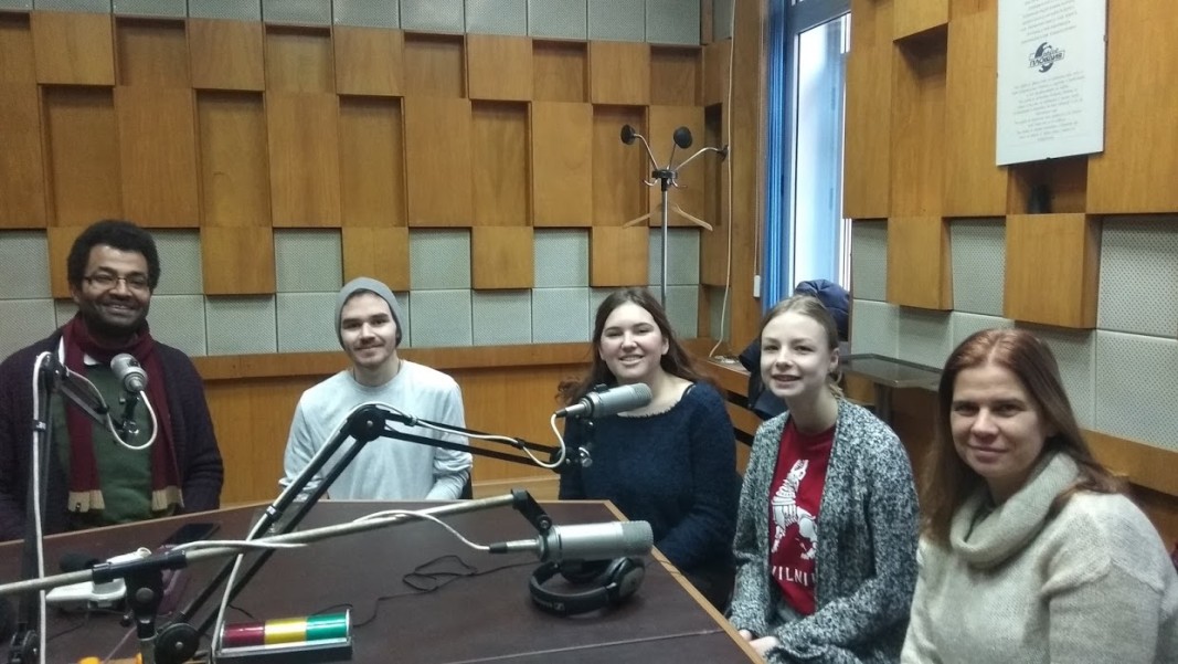 Франц Кадири и доброволци в студиото на Радио Пловдив