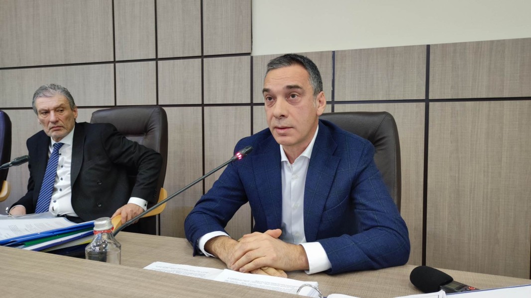Кметът Димитър Николов призова да не се сместват проектите за общинската детска болница и този на