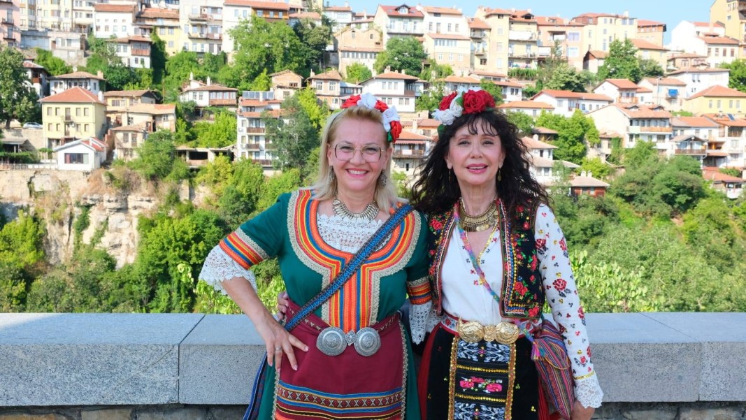 Tereza Atanasova (L)