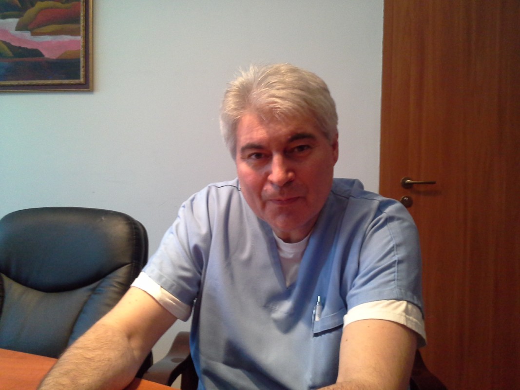 Д-р Румен Велев