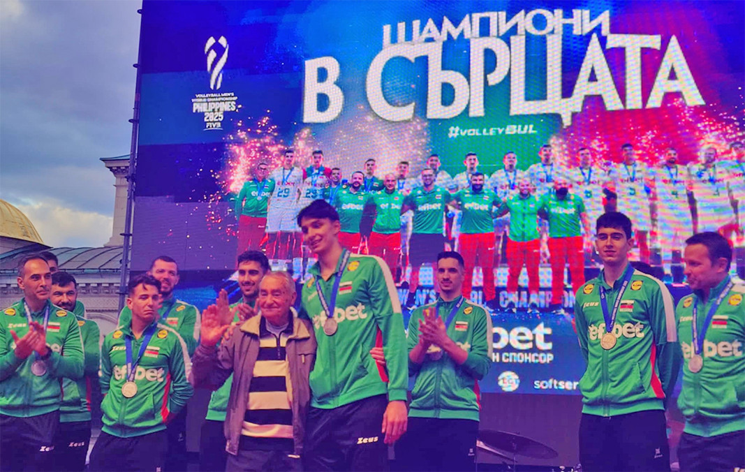 Dimitar Karov with the Bulgarian volleyball national team