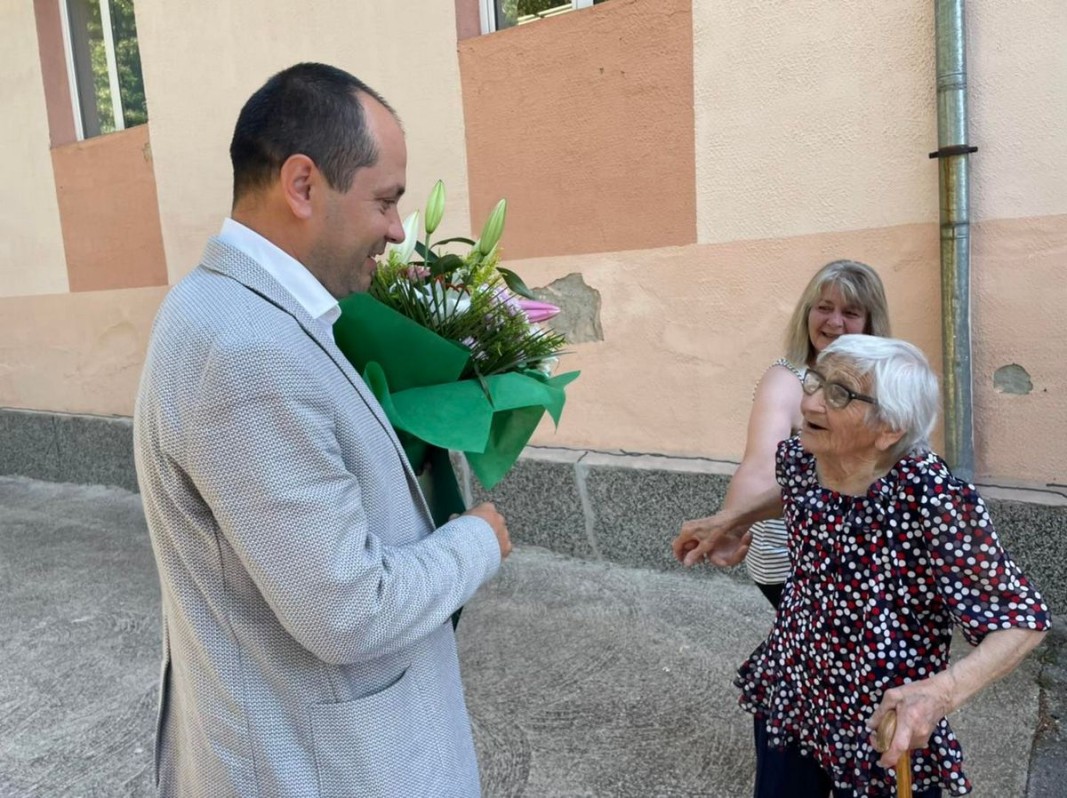 Кметът на Враца Калин Каменов поздрави столетницата Тодорка Ангелова