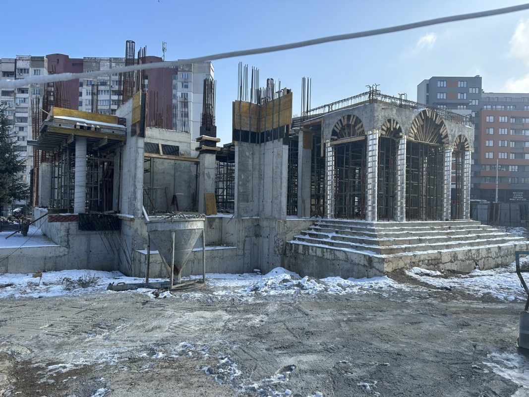 Новостроящия се храм „Св. Патриарх Евтимий“ в столичния квартал „Люлин“