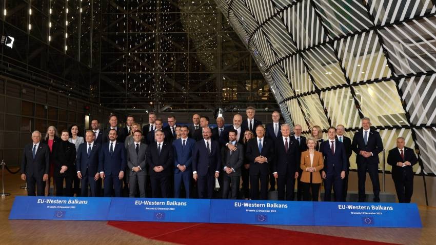 Un summit UE-Balcanii de Vest are loc la 13 decembrie 2023 la Bruxelles (Belgia).