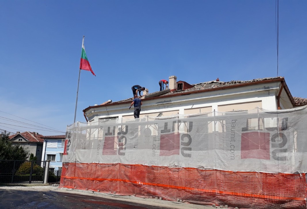 Започна ремонтът на покрива и фасадата на къщата-музей „Алеко Константинов“ в Свищов.