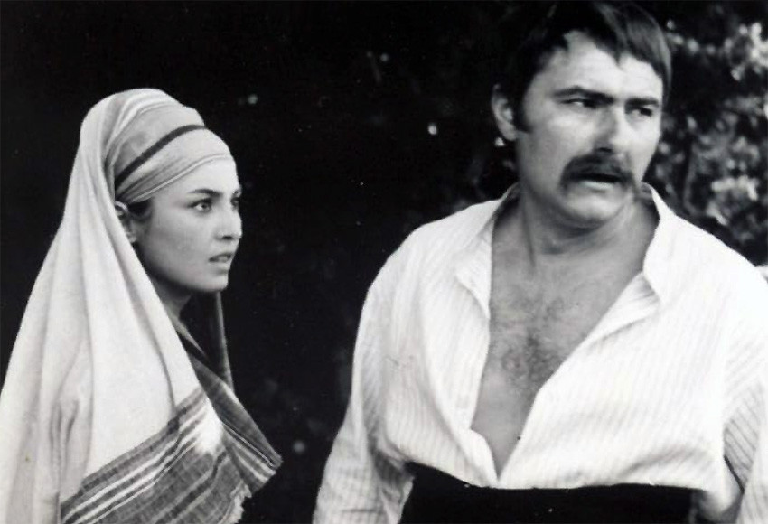 Katja Paskaleva dhe Vasill Mihajllov në një kuadër nga filmi „Fundi i këngës“