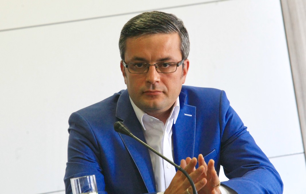 Депутатът от ГЕРБ Тома Биков очаква промените в кабинета да