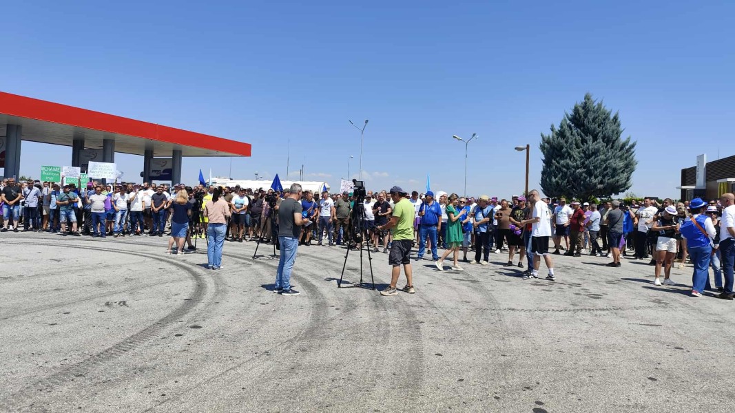 На протеста до АМ Тракия
