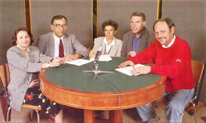 Redaksia franceze në përbërja (nga e majta në të djathtë) Rumjana Markova, Rumen Miljov, Kremena Sirakova, Çavdar Arnaudov dhe Ivan Avuski