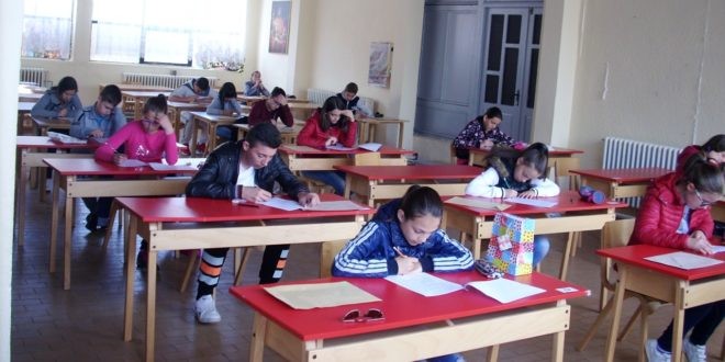 Учениците от 8 ми клас на основното училище в Босилеград които