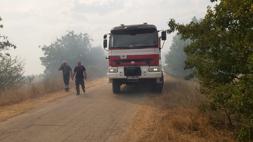 9 август: продължават да бушуват два големи пожара в Хасковско и Свиленградско