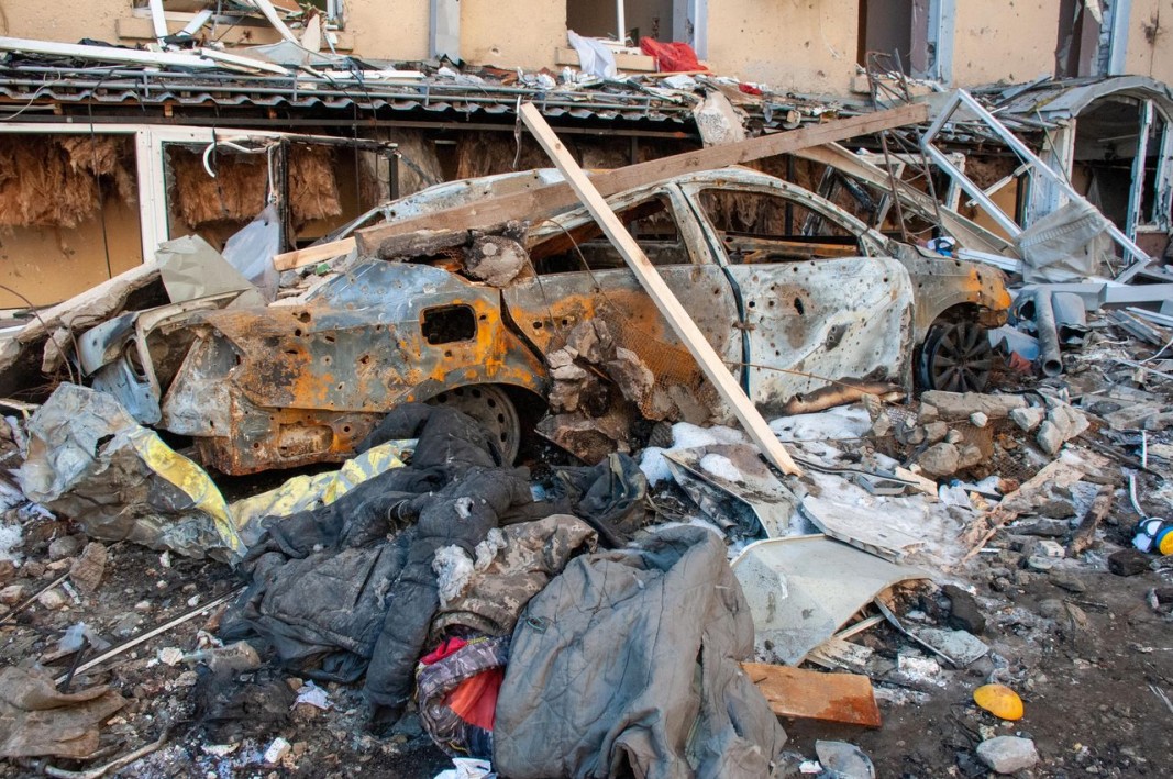 Изгоряла кола в Харков, 22 март 2022 г./УНИАН
