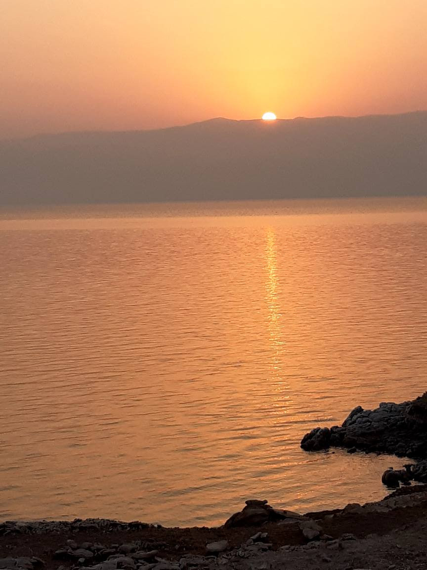 Изгрев на Мъртво море