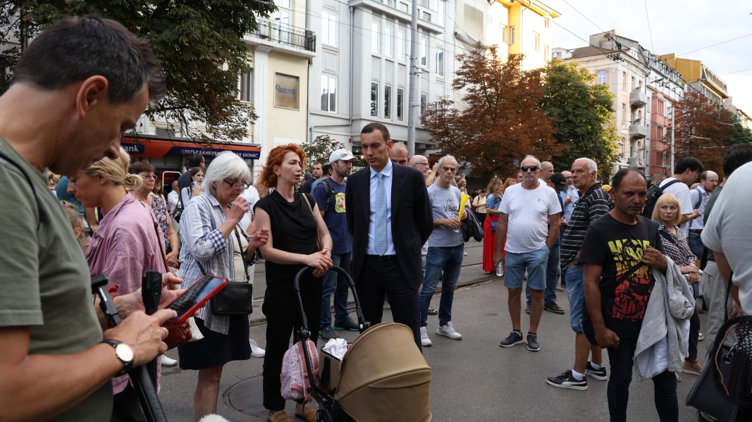  Кметът на София Васил Терзиев е пред Съдебна палата на митинга на Правосъдие за всеки в поддръжка на Благомир Коцев - 12 септември 2025 г.; БГНЕС 
