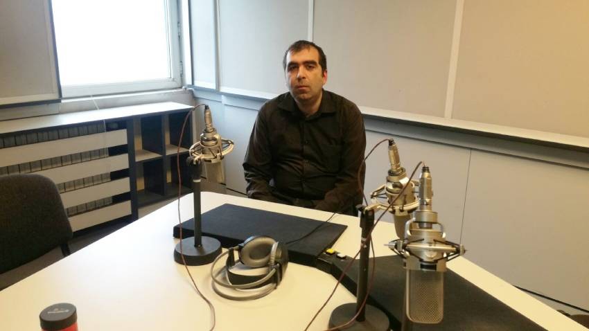Владимир Митев в студиото на Радио България