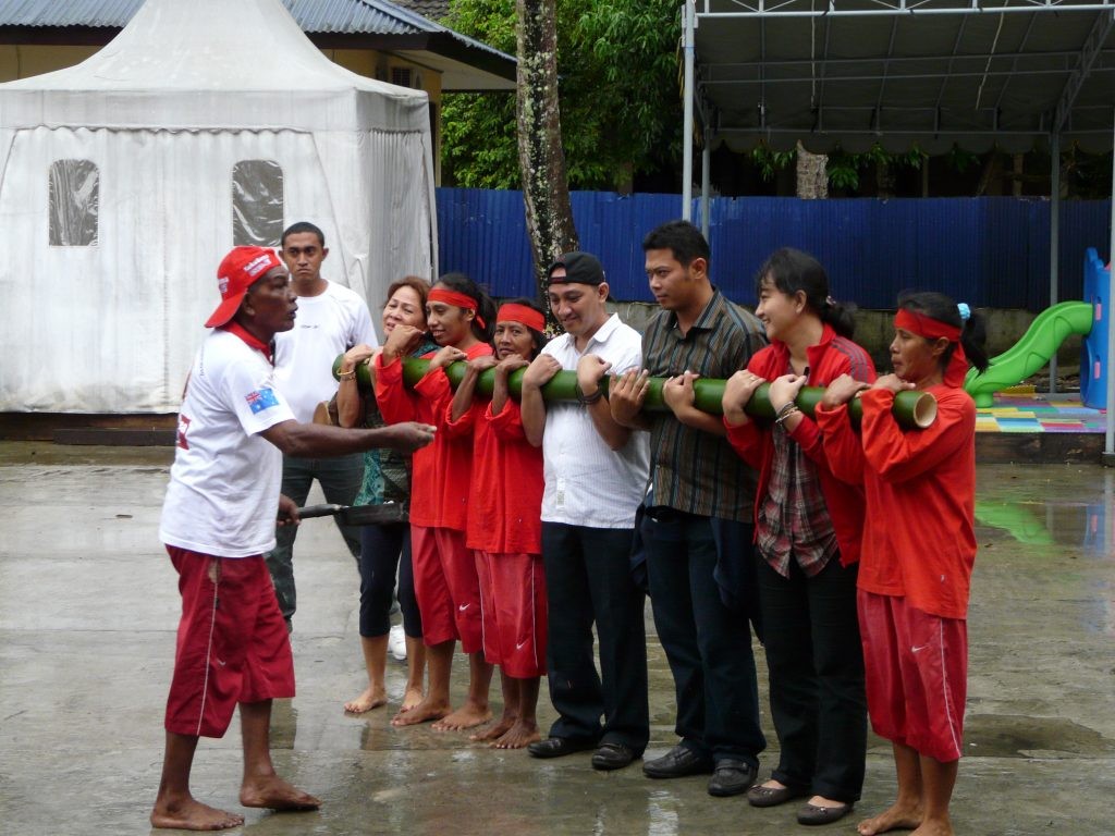 Готови за летене с луд бамбук на Молукските острови в Индонезия