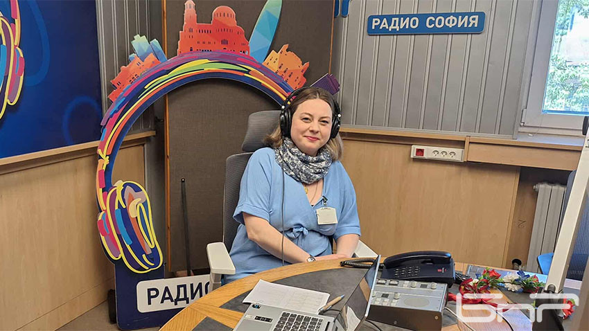Александра Томашевска в студиото на Радио София / Снимка: Лили Големинова