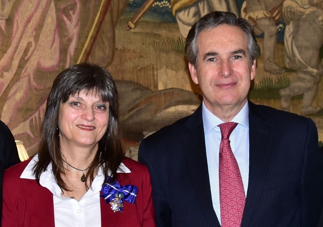 Kadrinka Kadrinova con S. E. Alejandro Polanco, embajador de España