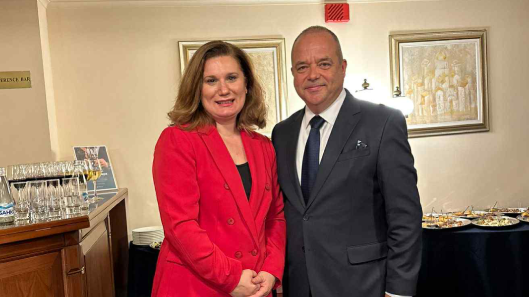 Znj. Inid Milo dhe z. Ivan Ançev