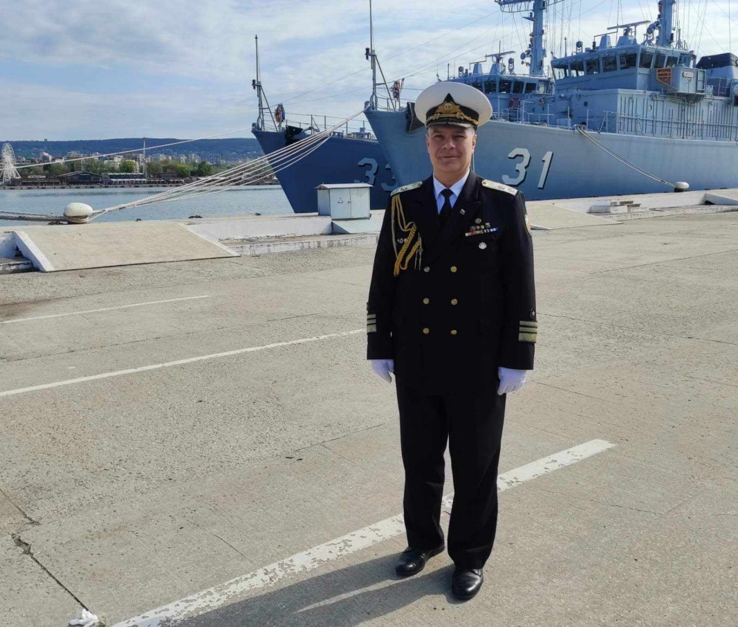 контраадмирал Кирил Михайлов - командир на ВМС