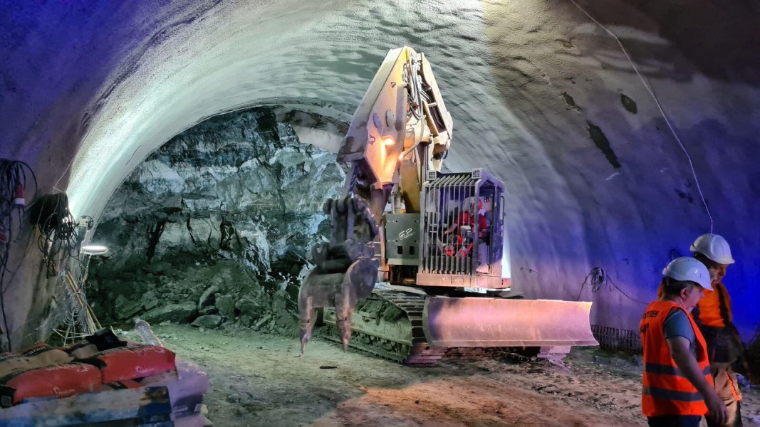 Възникналото срутване на скална маса при изграждането на тунел