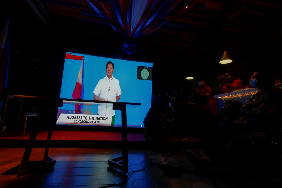 Фердинанд Маркос-младши  бе избран за президент на Филипините с около 31 милиона гласа