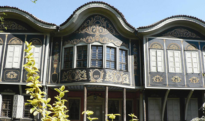 В Етнографския музей в Пловдив ще бъде открита изложбата Гривни
