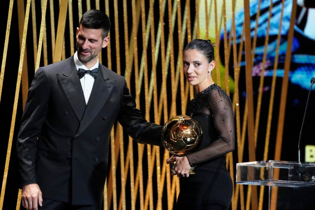 Испанката Бонмати получи наградата си от Джокович.