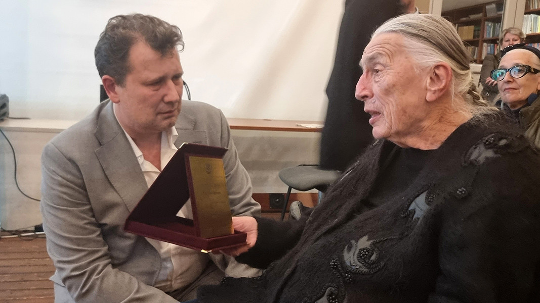 Посланикът на България в Северна Македония Желязко Радуков и Райна Дрангова.