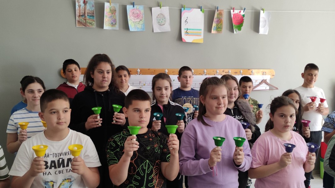 Деца от основно училище