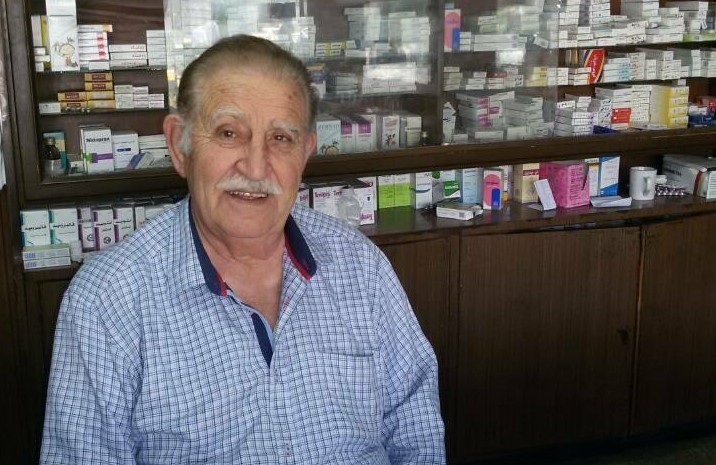 Дядото Саад Алуани, в аптеката в Хама, Сирия