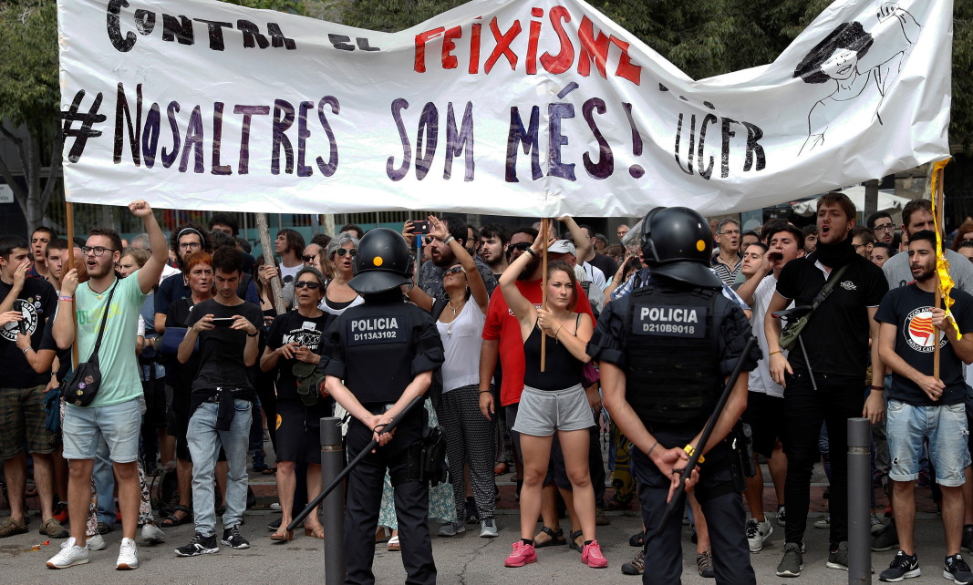Няколко хиляди испанци се включиха в демонстрации в Барселона в