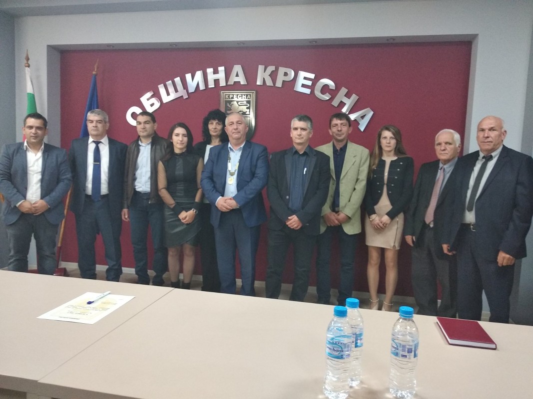 Съветниците с кмета Николай Георгиев