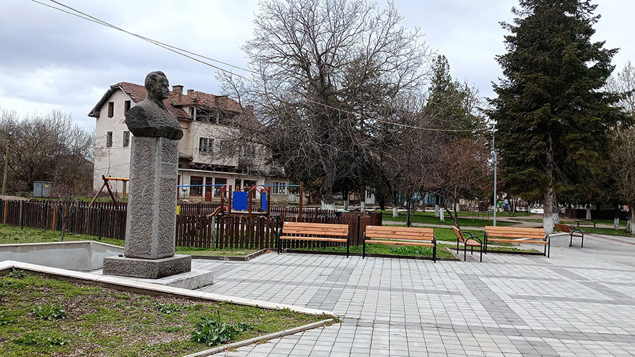 Центърът в село Ставерци