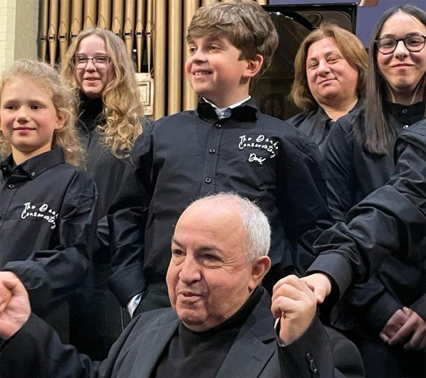 Danko Yordanov with his students from London