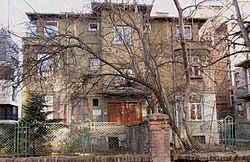  Къщата на ул. „ Иван Асен II “ 10 в София, където Ран Босилек е живял и творил от 1928 до 1958 година 