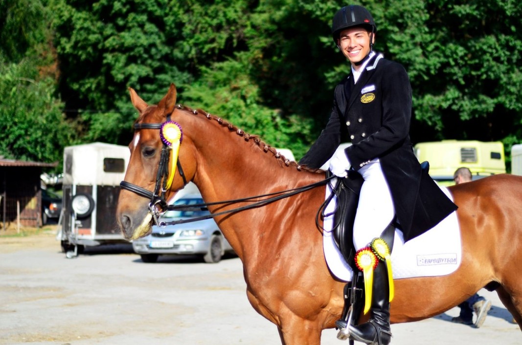 Здравко с коня Венус, с който стават балкански шампиони през 2013 г.