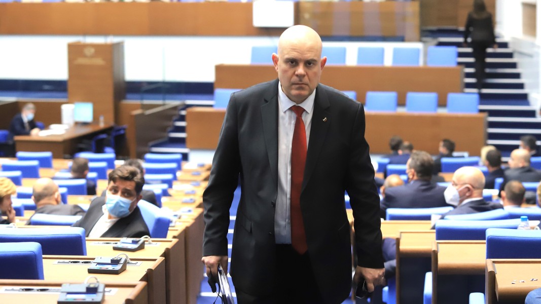 Иван Гешев в новата пленарна зала на парламента  Снимка: БГНЕС