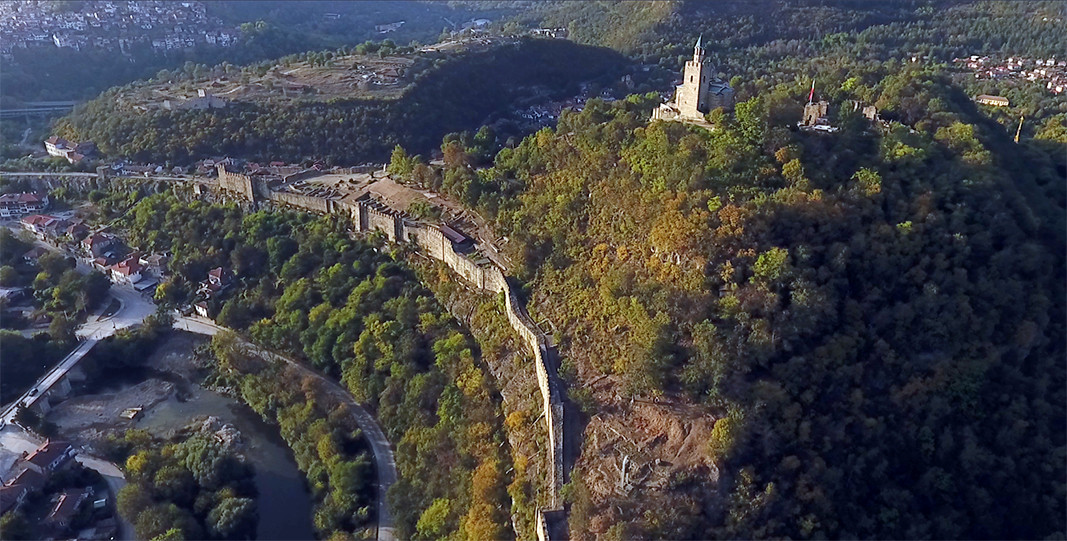 Tsarevets and Trapezitsa hills in Veliko Tarnovo. Scientists suggest that Trapezitsa was a ancestral domain of the Asen dynasty.