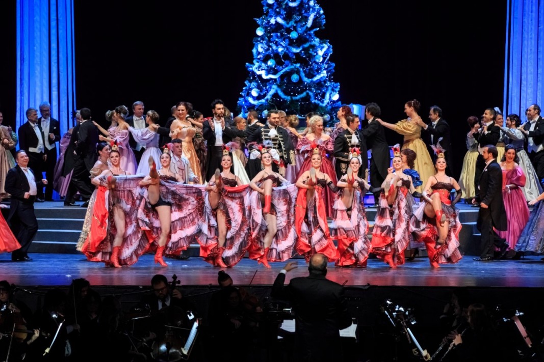 Новогодишен оперетен бал на Музикалния театър в НДК
