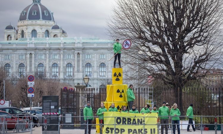 Унгария иска да преразгледа кредитното споразумение с Русия за строителството
