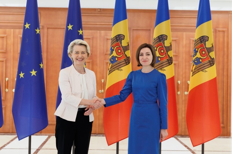 Președintele Republicii Moldova, Maia Sandu, și președintele Comisiei Europene, Ursula von der Leyen, în timpul uneia dintre numeroasele lor întâlniri