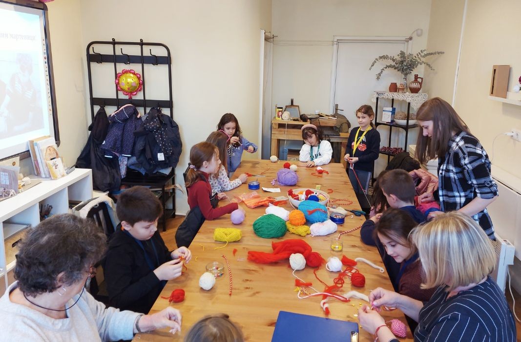 The traditional martenitsa workshop for children took place at the Institute of Ethnology and Folklore Studies, 24 February-1 March. Alongside the children. artists from the Association of Master Craftsmen also made martenitas.