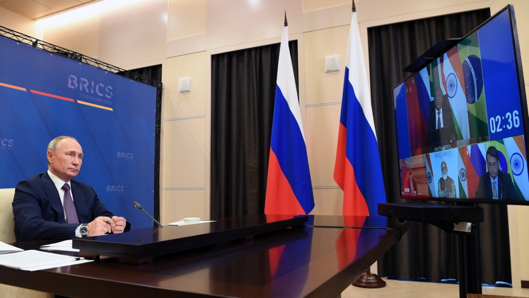  Владимир Путин по време на онлайн среща с водачите на страните от БРИКС Снимка: ЕПА/БГНЕС 