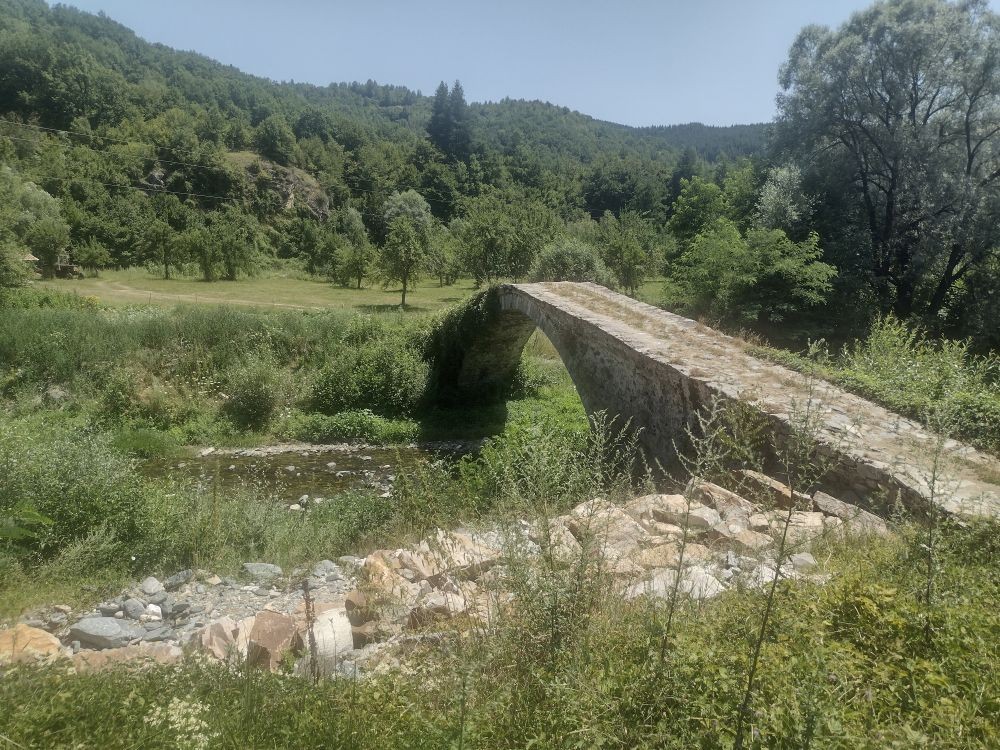 The biggest preserved bridge along the ancient road from Thasos to Thrace is on the road to Satovcha