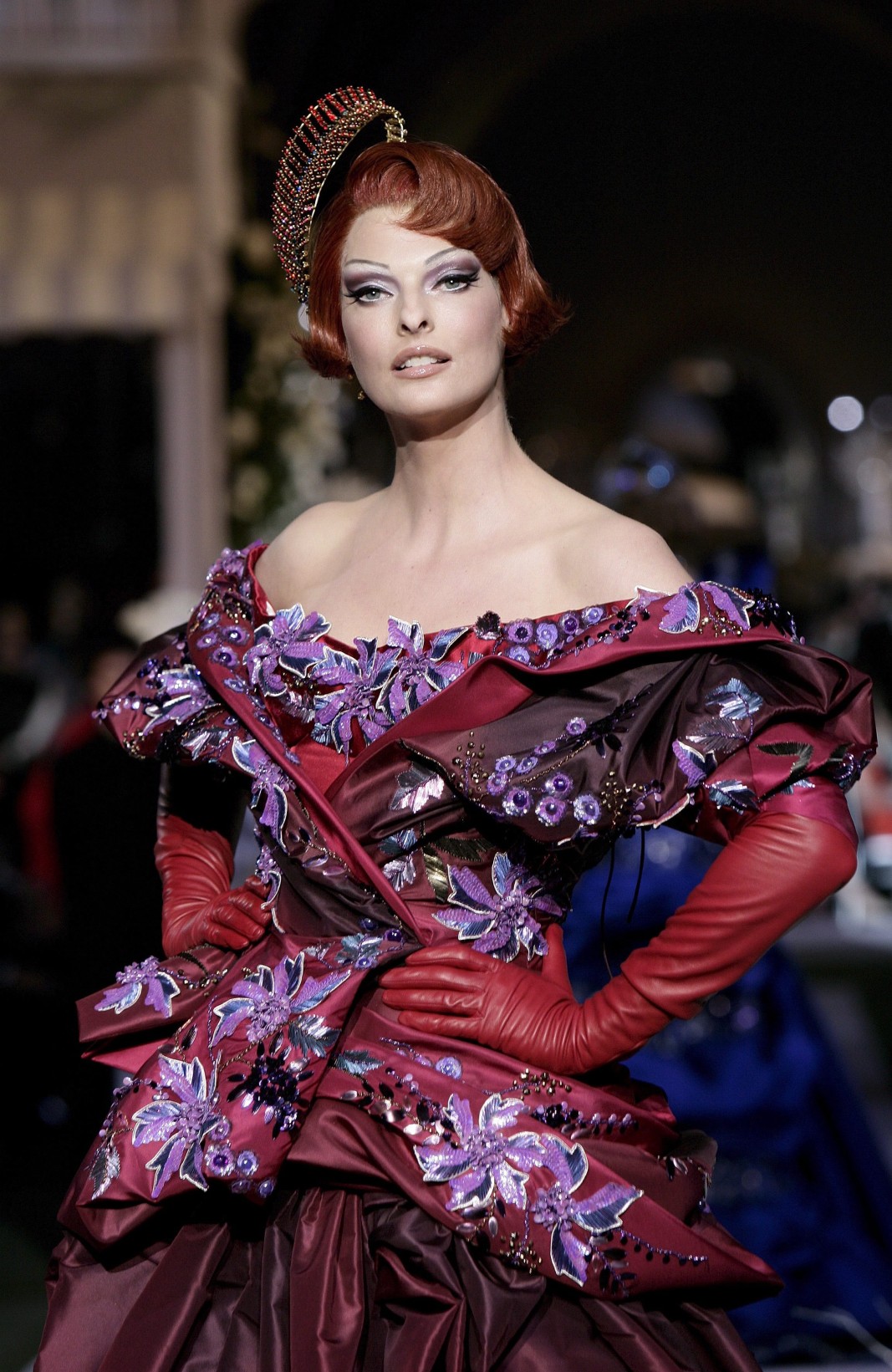 2 юли 2007 година, Париж, Линда Еванджелиста на дефиле на дизайнера Джон Галиано за фешън къща Dior / Снимка: ЕПА 