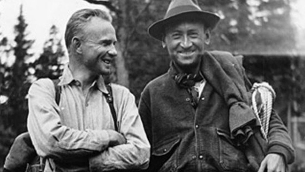 Fritz Zwicki(sağda) ve Walter Baade.