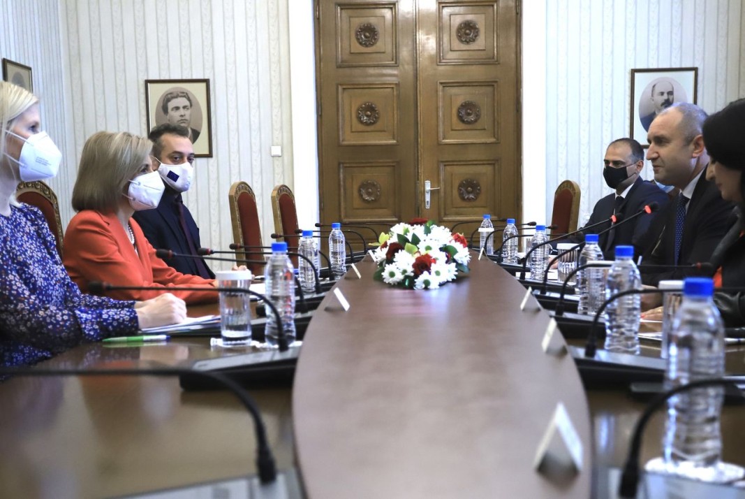 Стела Кириакиду разговаря и с президента Румен Радев. Снимка: БГНЕС