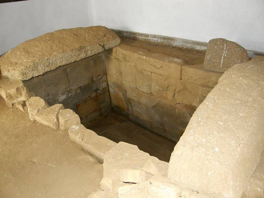 A Thracian tomb in the Svetitsata mound