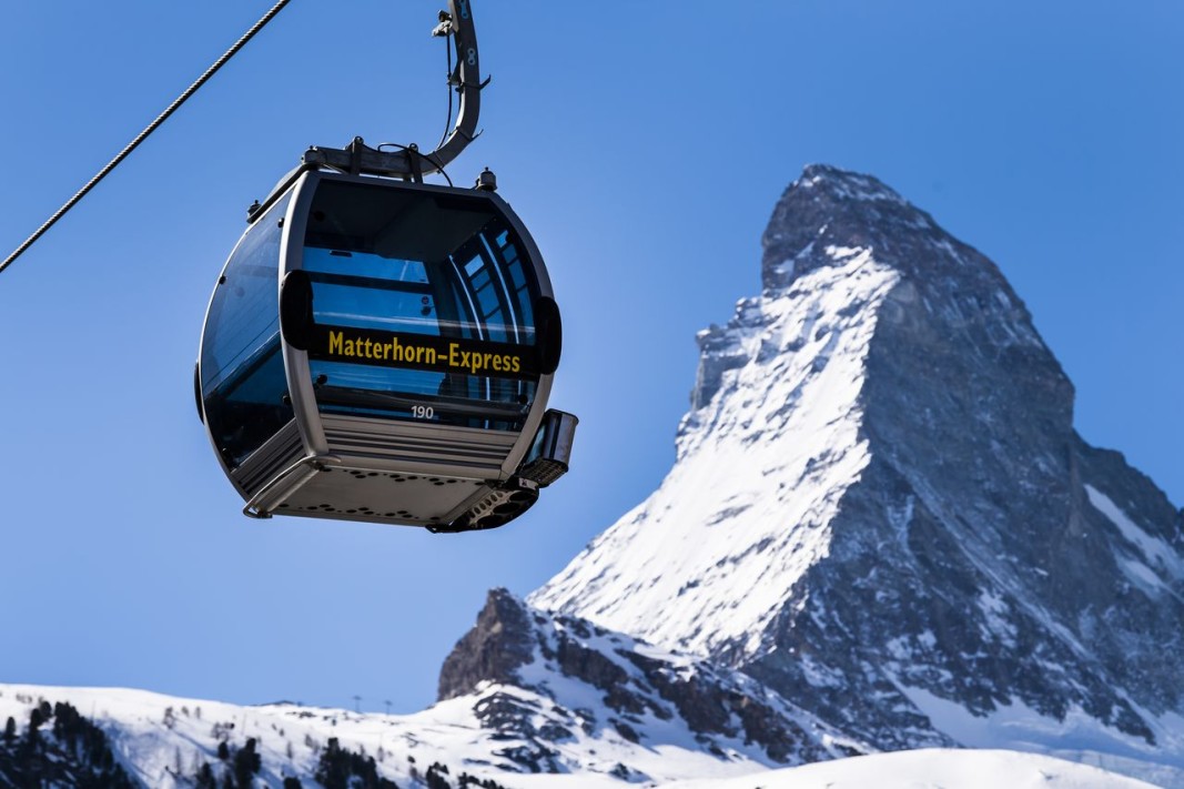 Швейцария отвори ски курортите, лифтовете работят, като трябва да се носи маска.